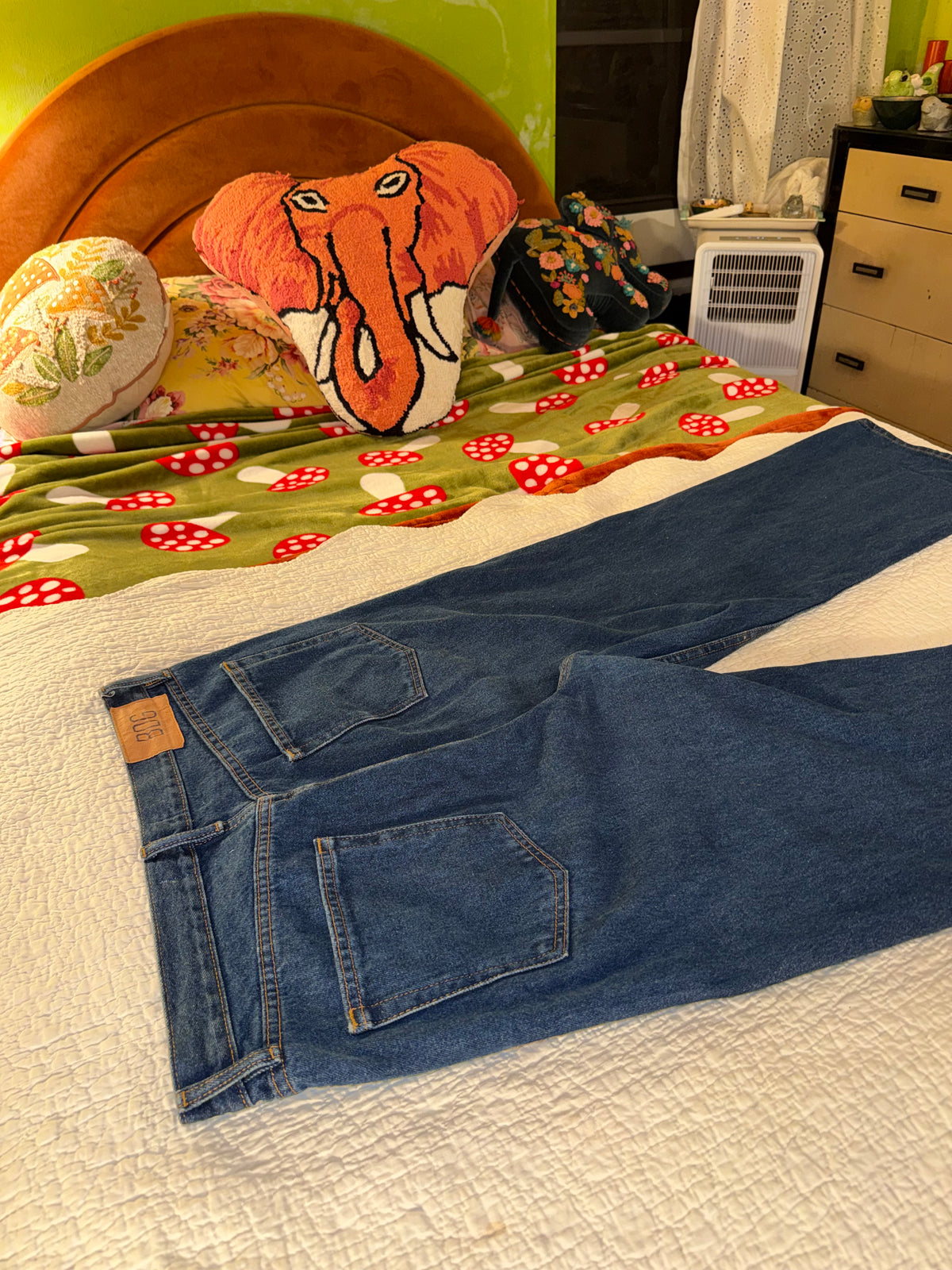BDG - Baggy Fit Vintage Wash Indigo Blue Jeans - Urban Outfitters