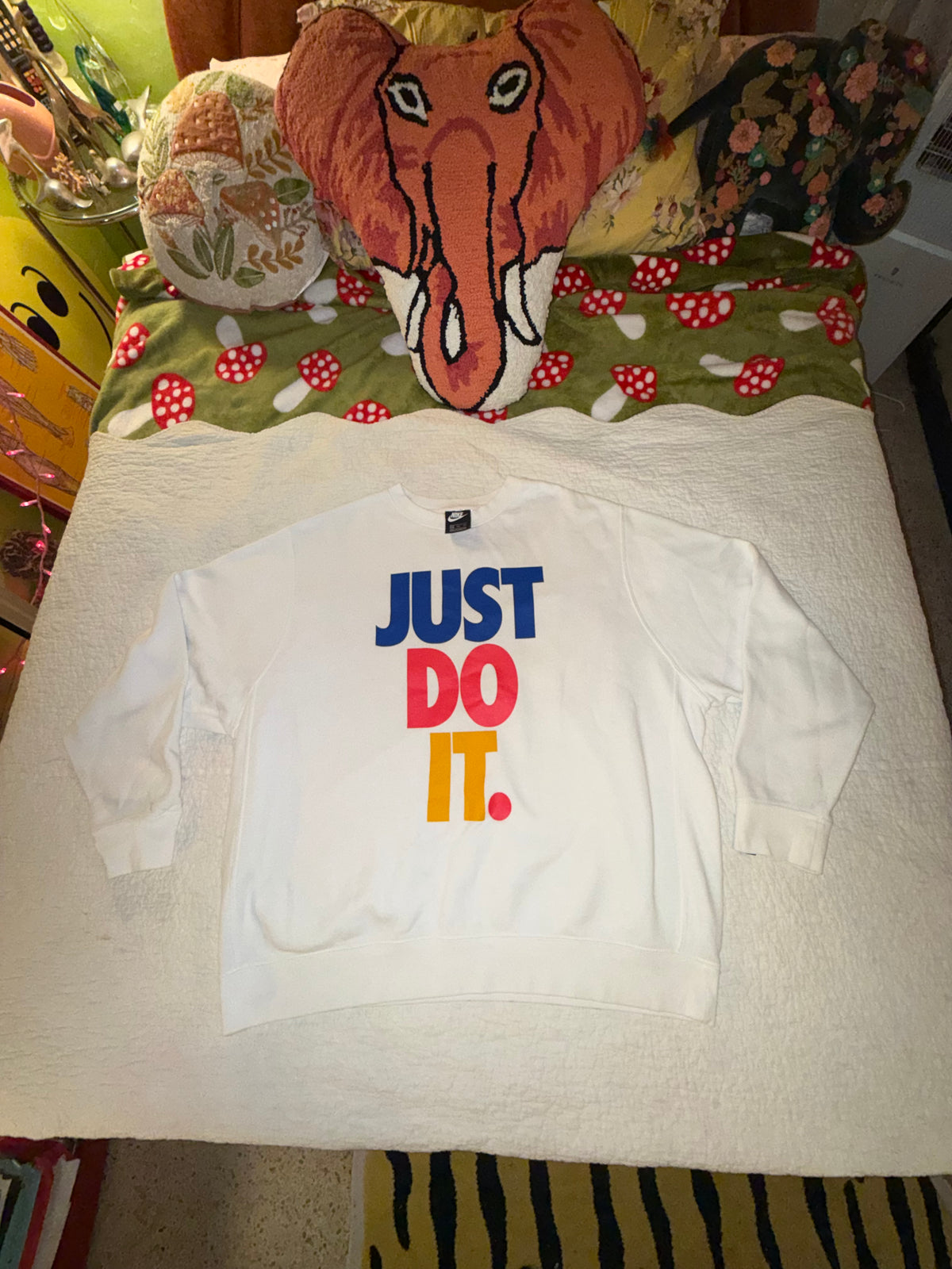 Nike - White “Just Do It” Sweatshirt