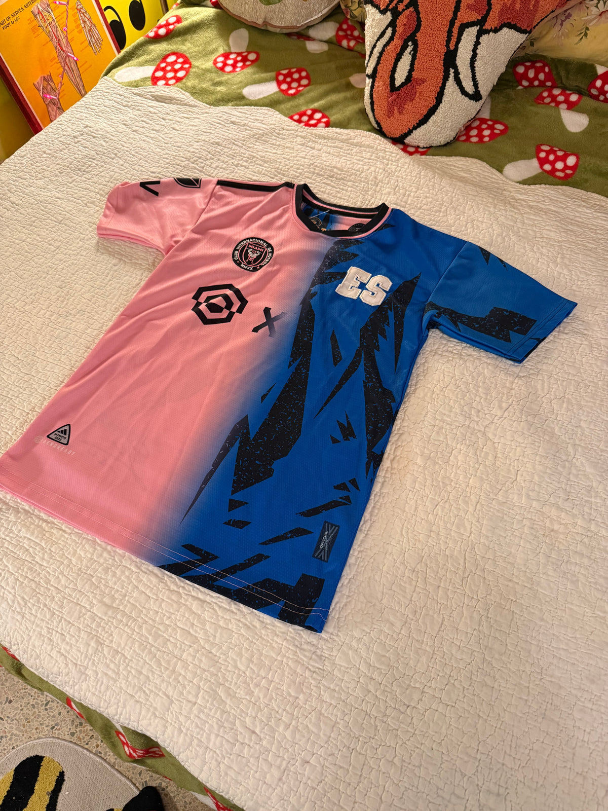 Club Internacional De Futbol - Commemorative Pink and Blue Messi Jersey