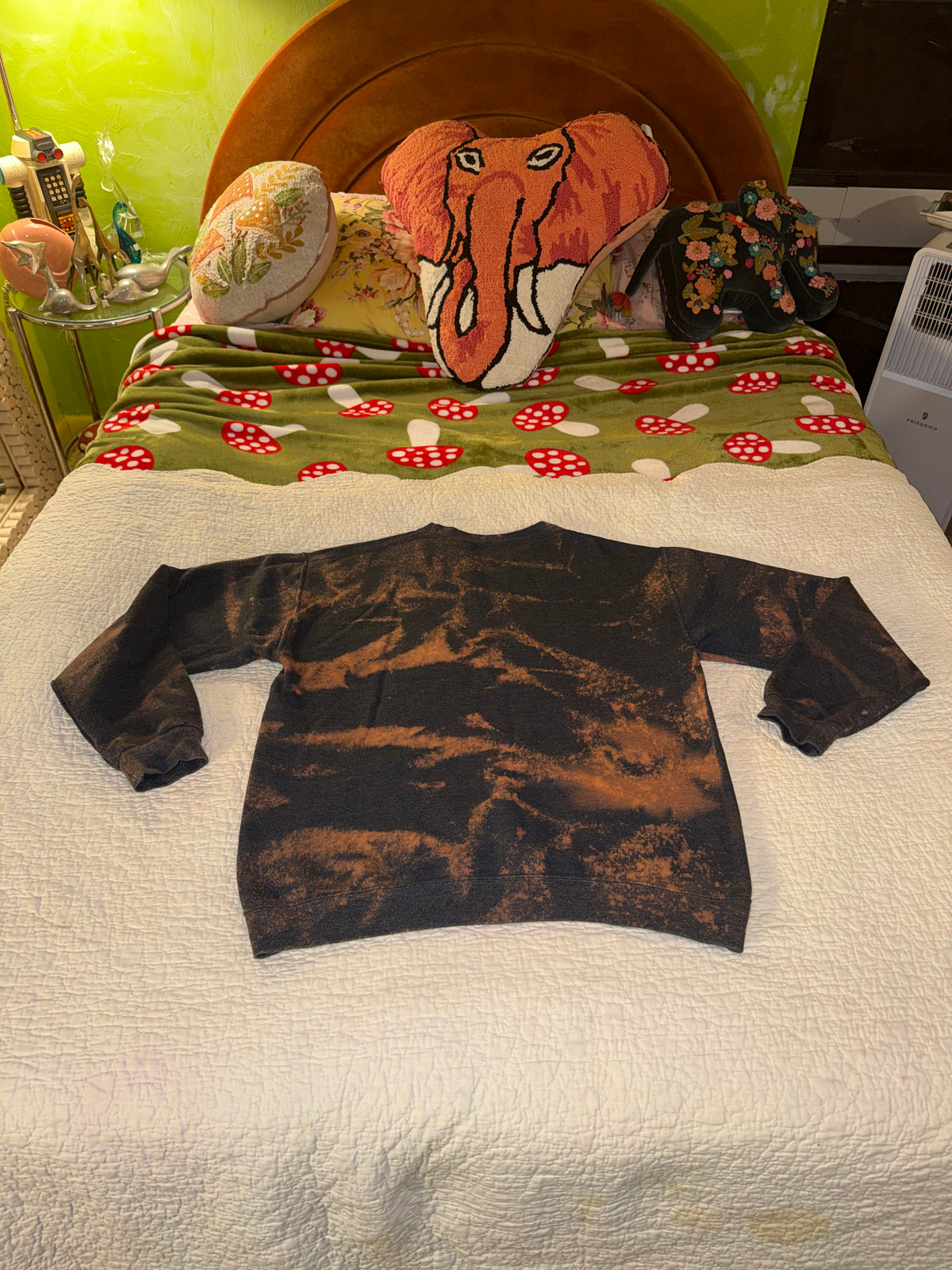 Fruit of the Loom - Custom Bleached Grunge “Tiger Stripe” Sweatshirt