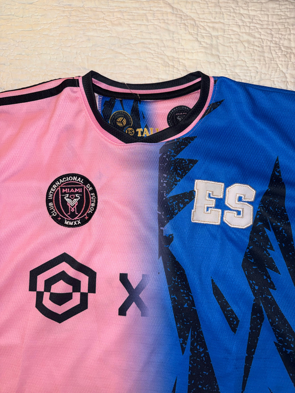 Club Internacional De Futbol - Commemorative Pink and Blue Messi Jersey