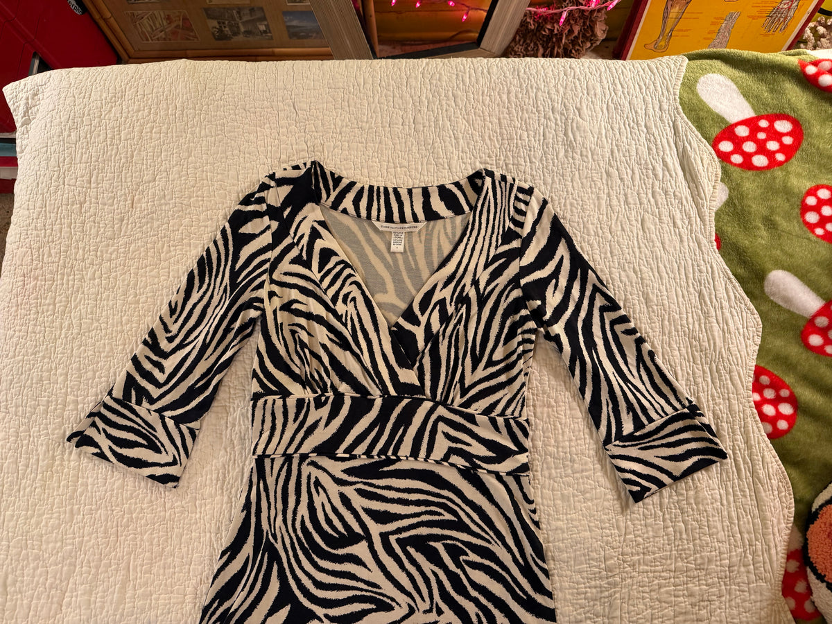 Diane Von Furstenberg - 100% Silk Zebra Wrap Dress