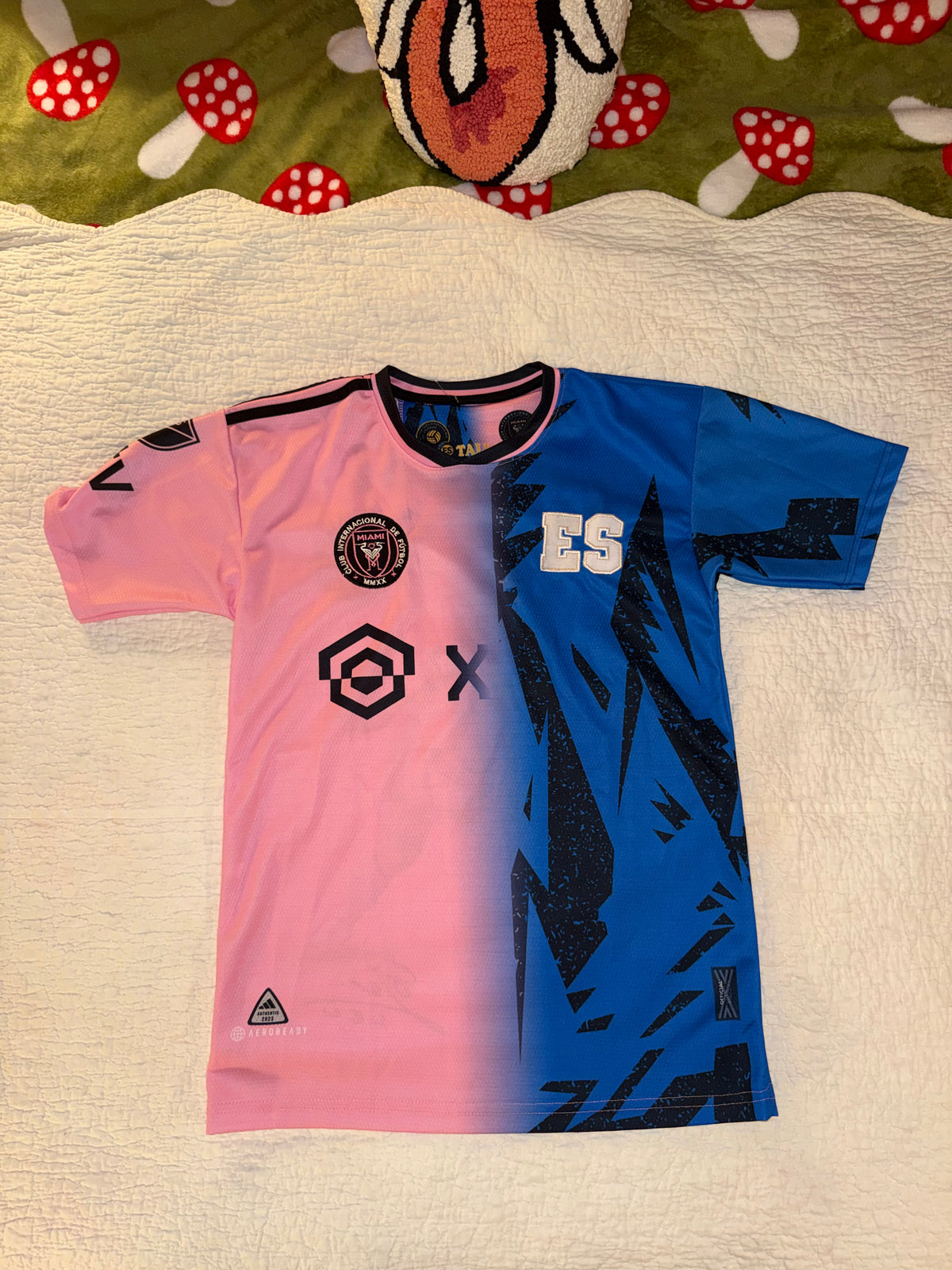 Club Internacional De Futbol - Commemorative Pink and Blue Messi Jersey