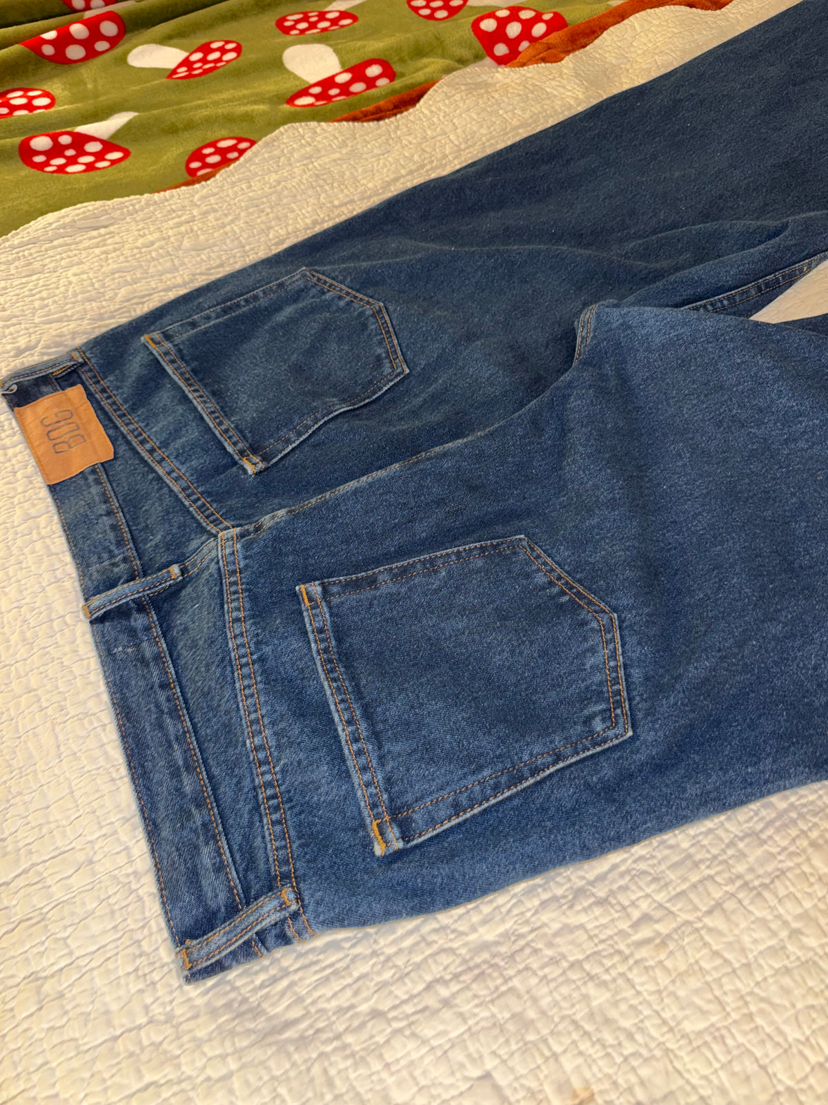 BDG - Baggy Fit Vintage Wash Indigo Blue Jeans - Urban Outfitters