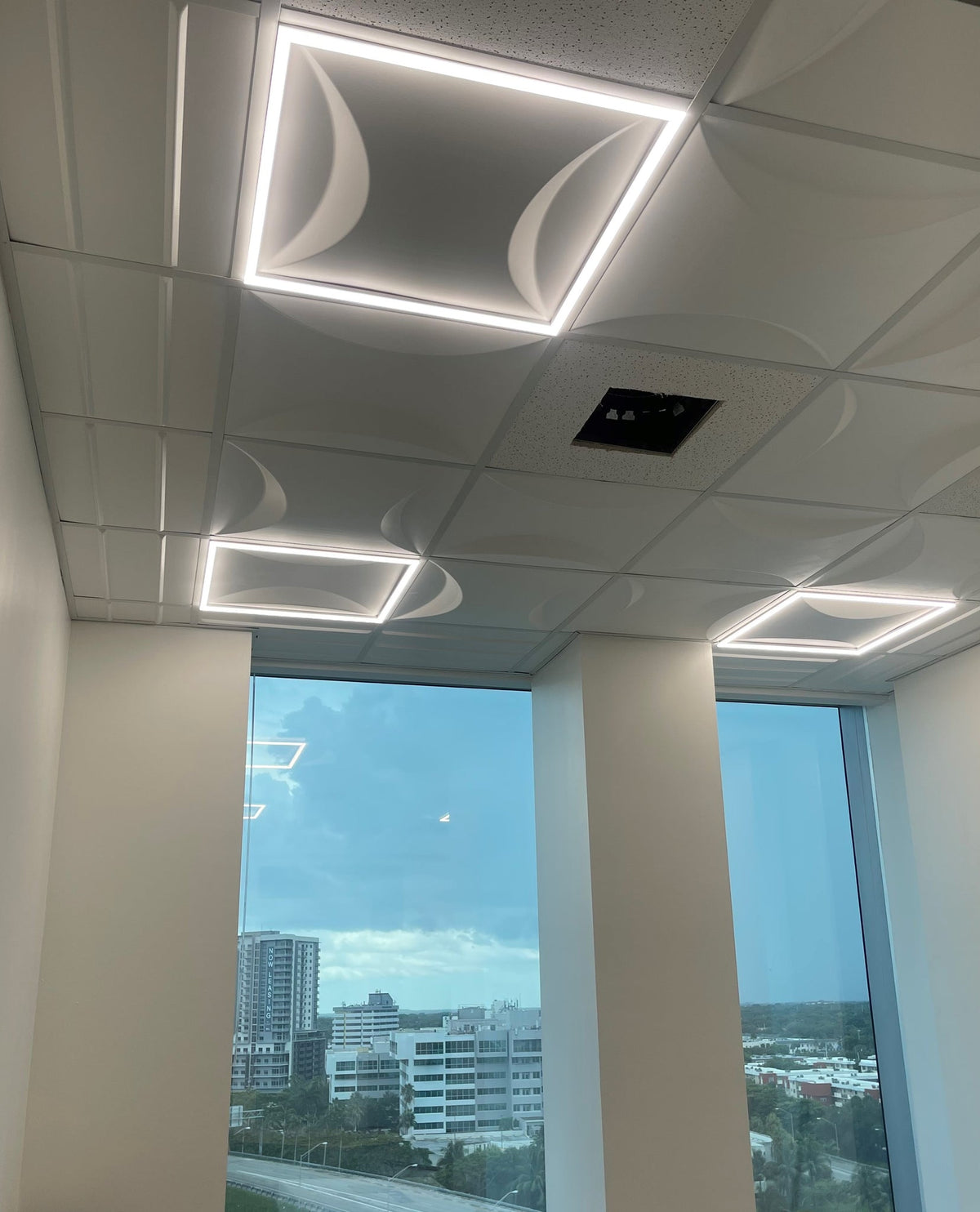 Brasília - Streamline Modern Ceiling Tile