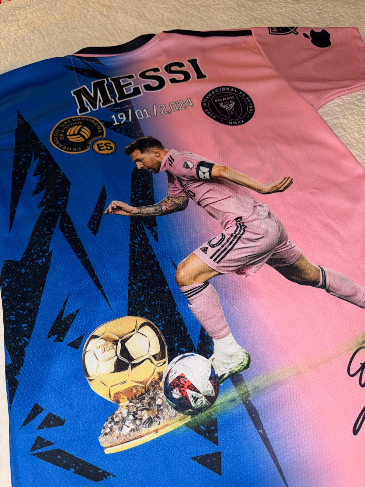 Club Internacional De Futbol - Commemorative Pink and Blue Messi Jersey