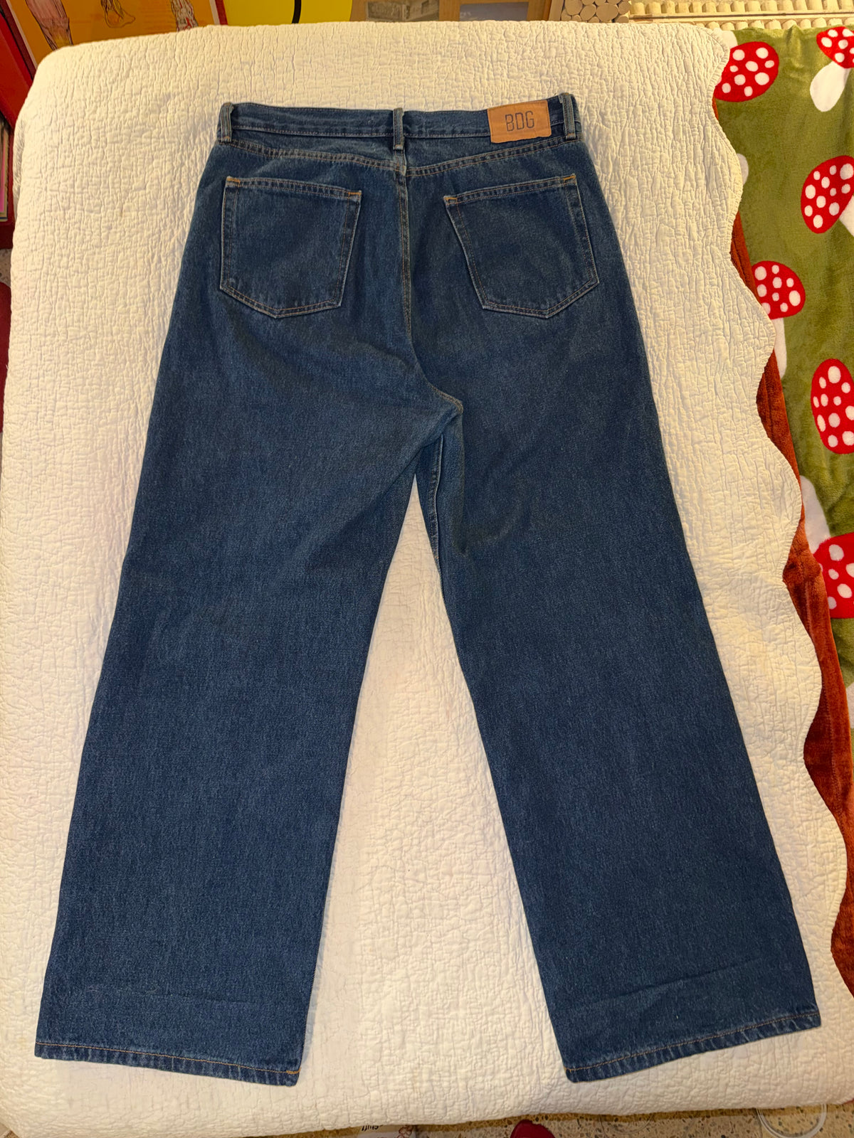 BDG - Baggy Fit Vintage Wash Indigo Blue Jeans - Urban Outfitters