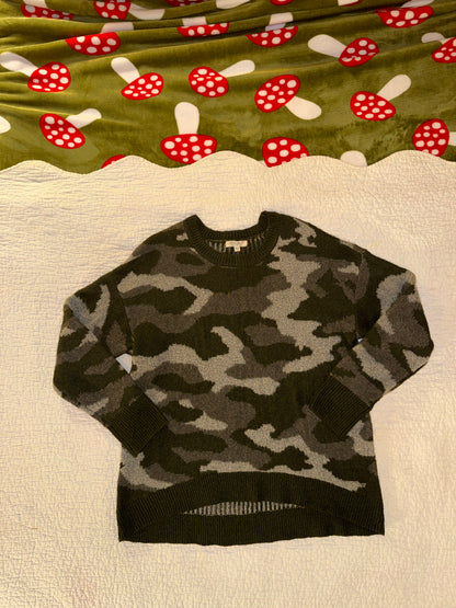 Ultra Flirt - Oversized Camo Sweater