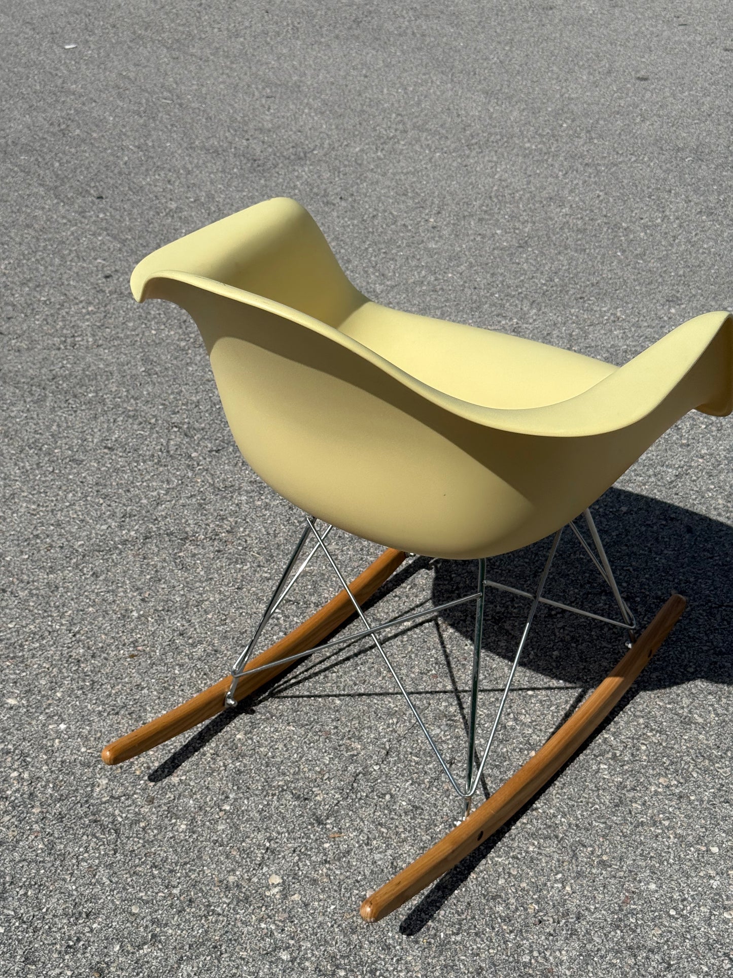 Eames Style Yellow Modernist Fiberglass Rocking Chair (reproduction)