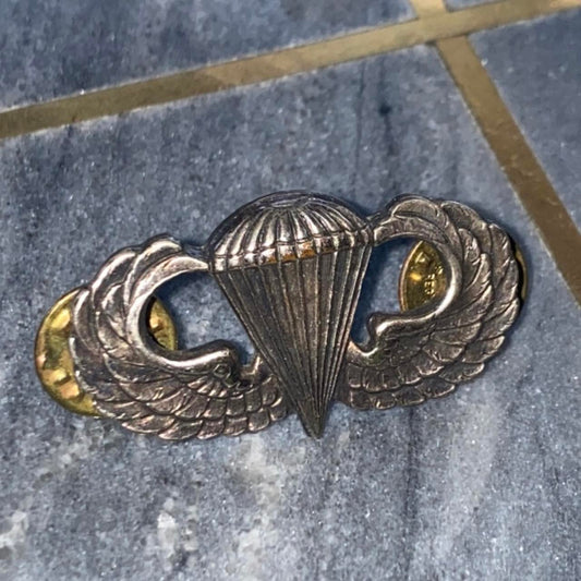vintage WW2 paratrooper pin