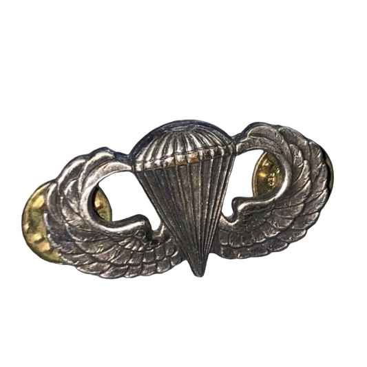 vintage WW2 paratrooper pin