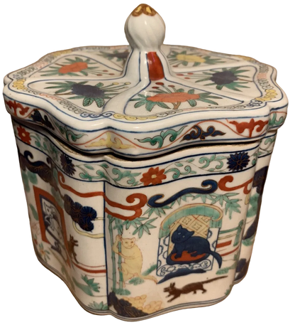 Vntg Chinese Porcelain Lobed Hexagonal Box Apocryphal Wanli Reign Mark Ming Cat