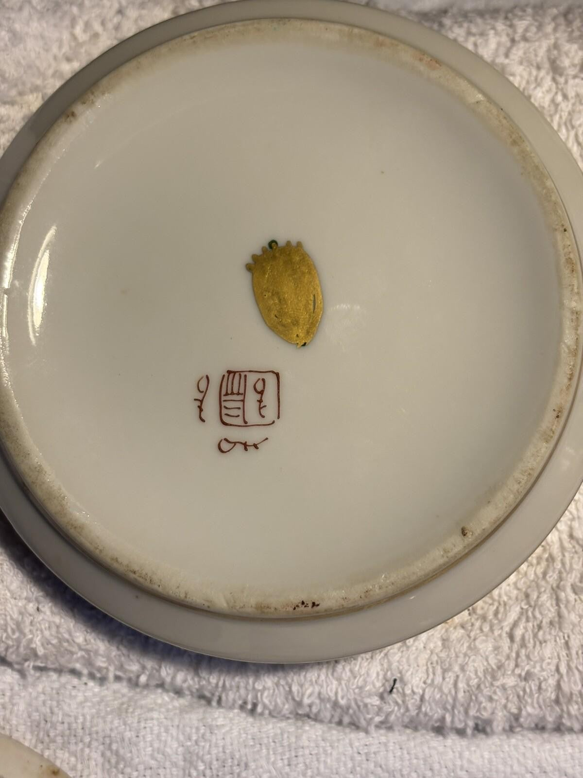 Antique Samson Paris Porcelain Armorial Box 5“ Across Hand Painted